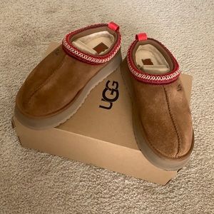 UGG Tazz Platform Slippers in Chestnut